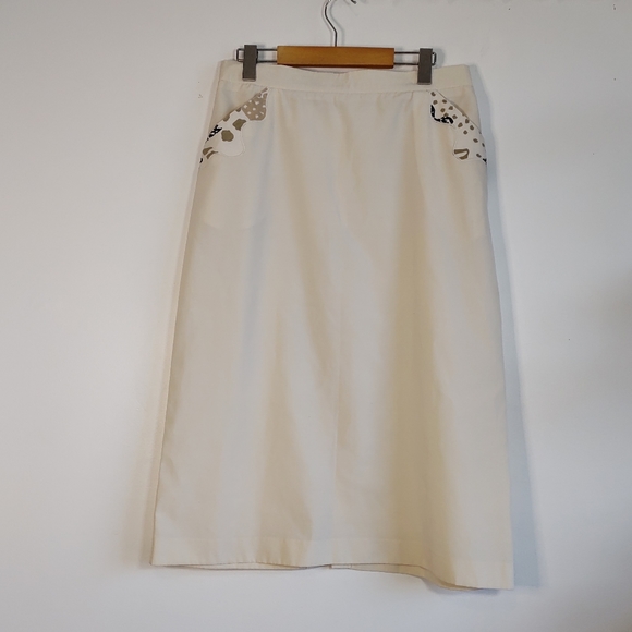 Vintage 80s Skirt (White + Abstract Pocket details) - Picture 10 of 15